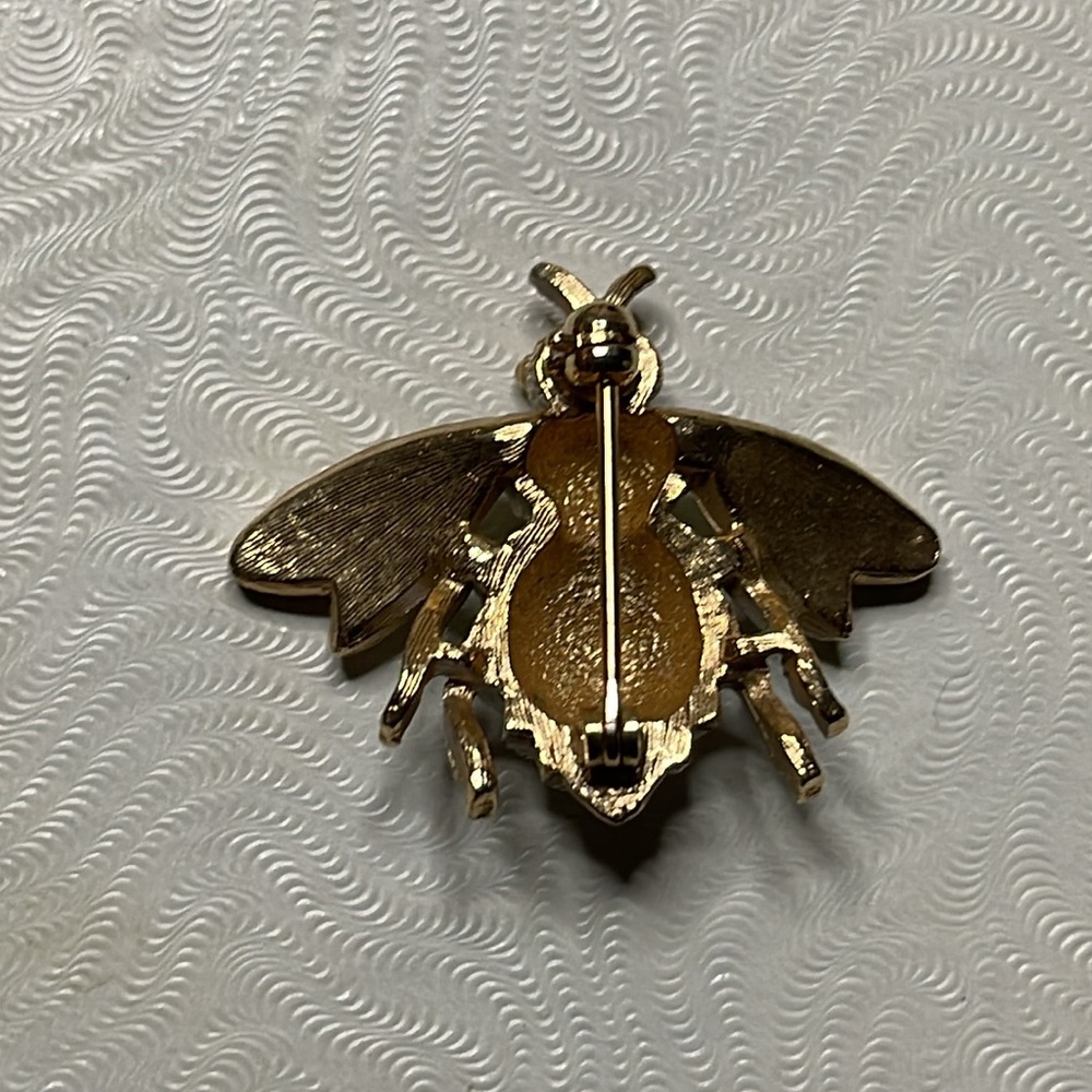 Vintage white bee brooch pin - Picture 2 of 2
